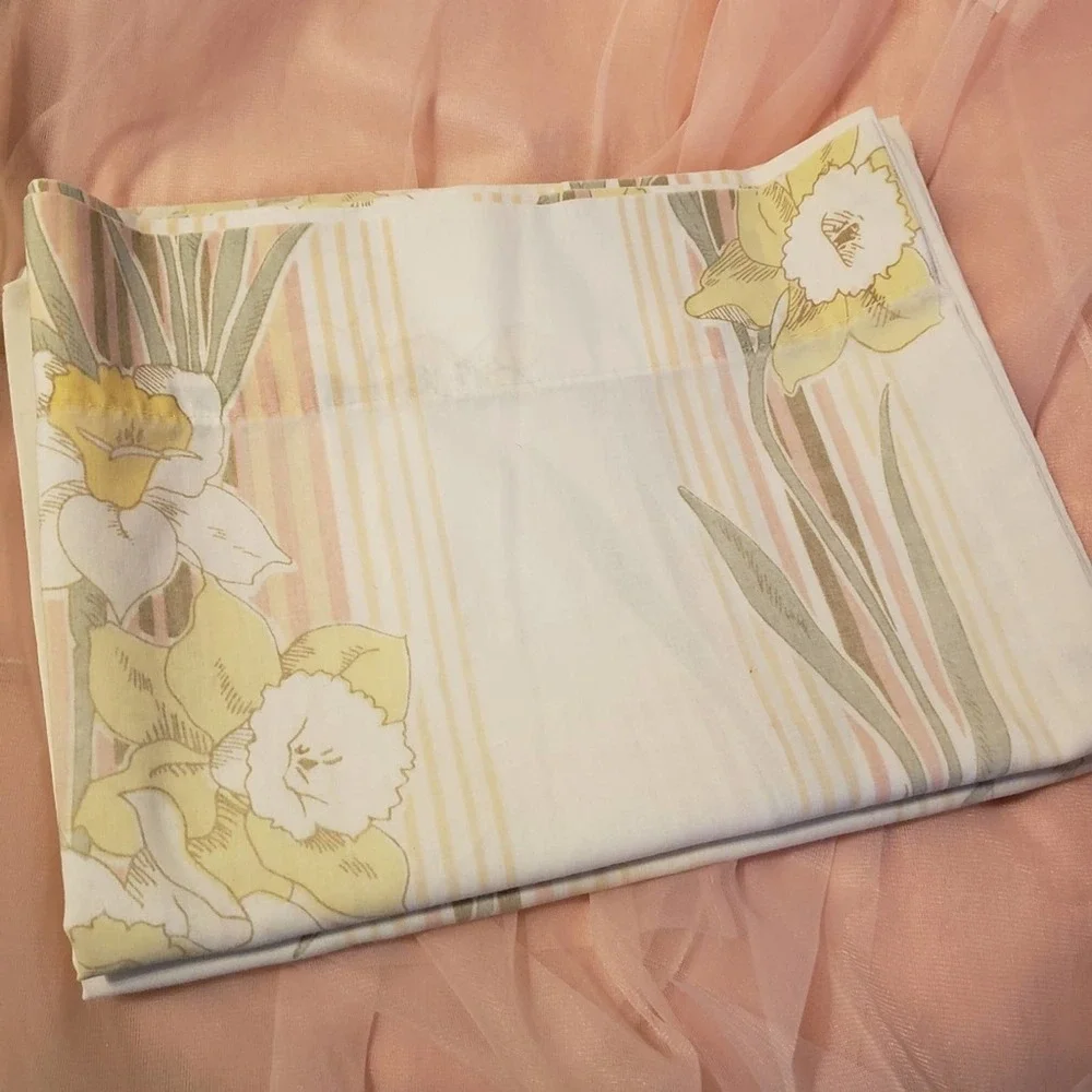 Vintage Pillowcases Floral White Pastel Standard Size | 2 pieces